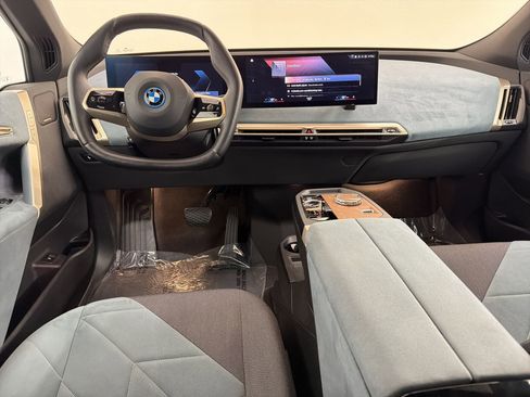 Certified 2023 BMW iX xDrive50 w/ Premium Package AWD/4WD image 23
