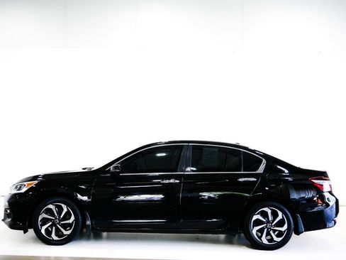 Used 2016 Honda Accord EX image 6