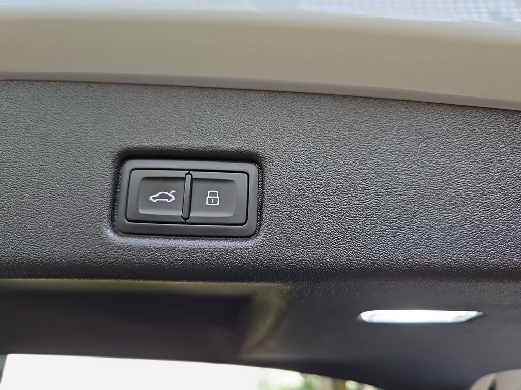 Used 2025 Audi Q5 Prestige AWD/4WD image 16