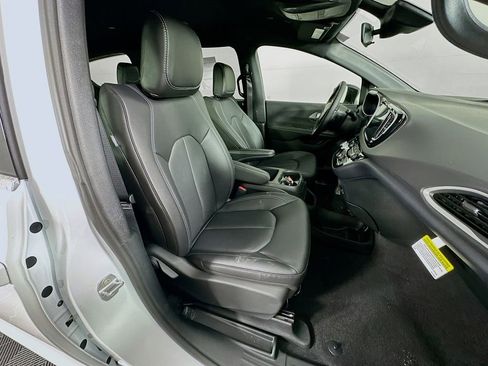 New 2026 Chrysler Voyager LX FWD image 35