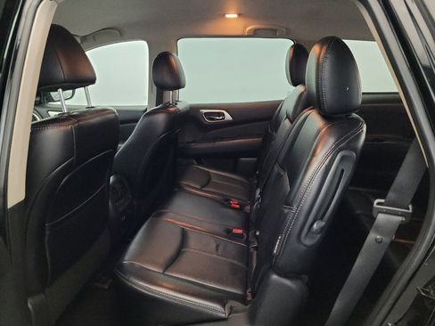 Used 2020 Nissan Pathfinder SL AWD/4WD image 18