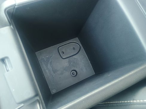 Used 2023 GMC Acadia SLT w/ Elevation Edition image 35