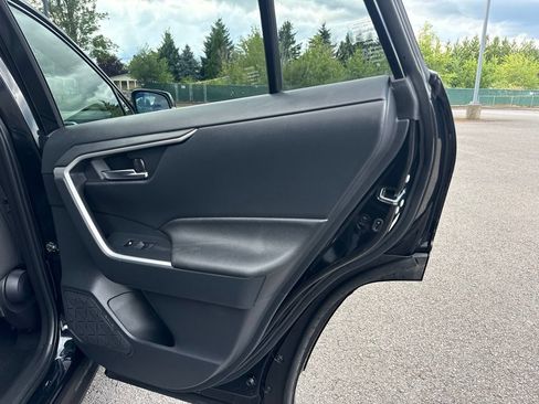 Used 2022 Toyota RAV4 SE w/ Weather & Moonroof Package AWD/4WD image 26