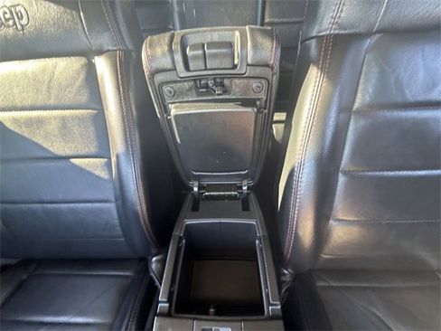 Used 2012 Jeep Wrangler Unlimited Sahara image 19