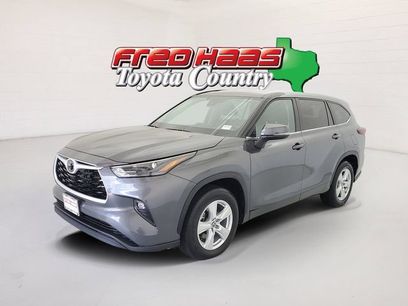 Used 2025 Toyota Highlander LE
