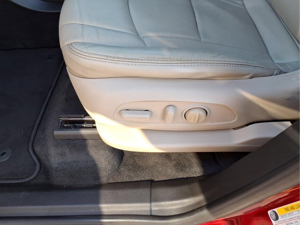Used 2019 Buick Enclave Essence FWD image 21