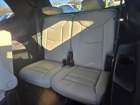 Used 2023 Cadillac XT6 Sport image 9