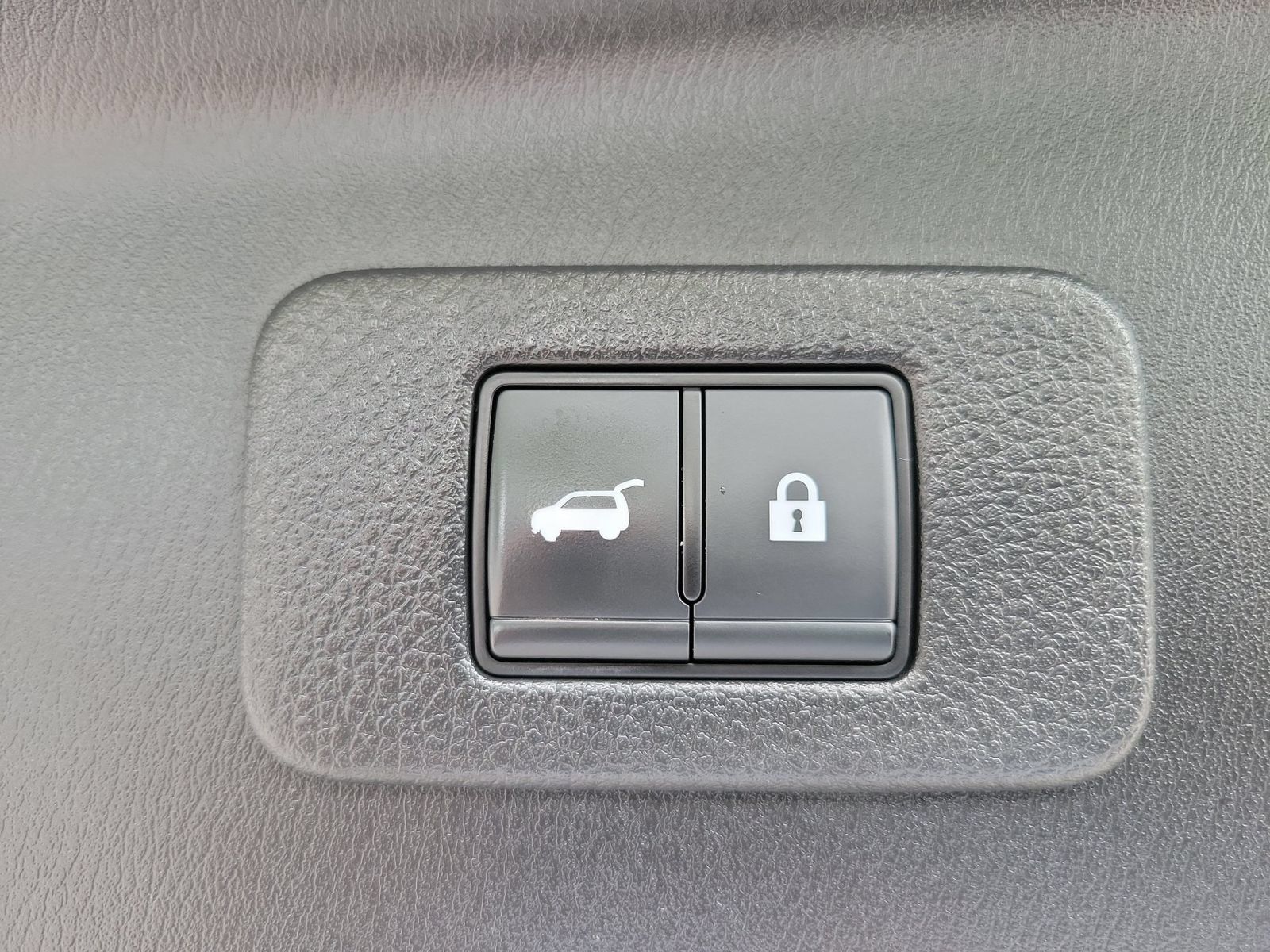 Used 2023 Nissan Armada SL w/ Cargo Package RWD image 37