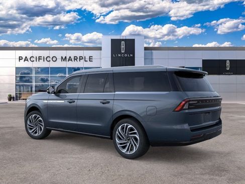 New 2026 Lincoln Navigator L Reserve AWD/4WD image 4