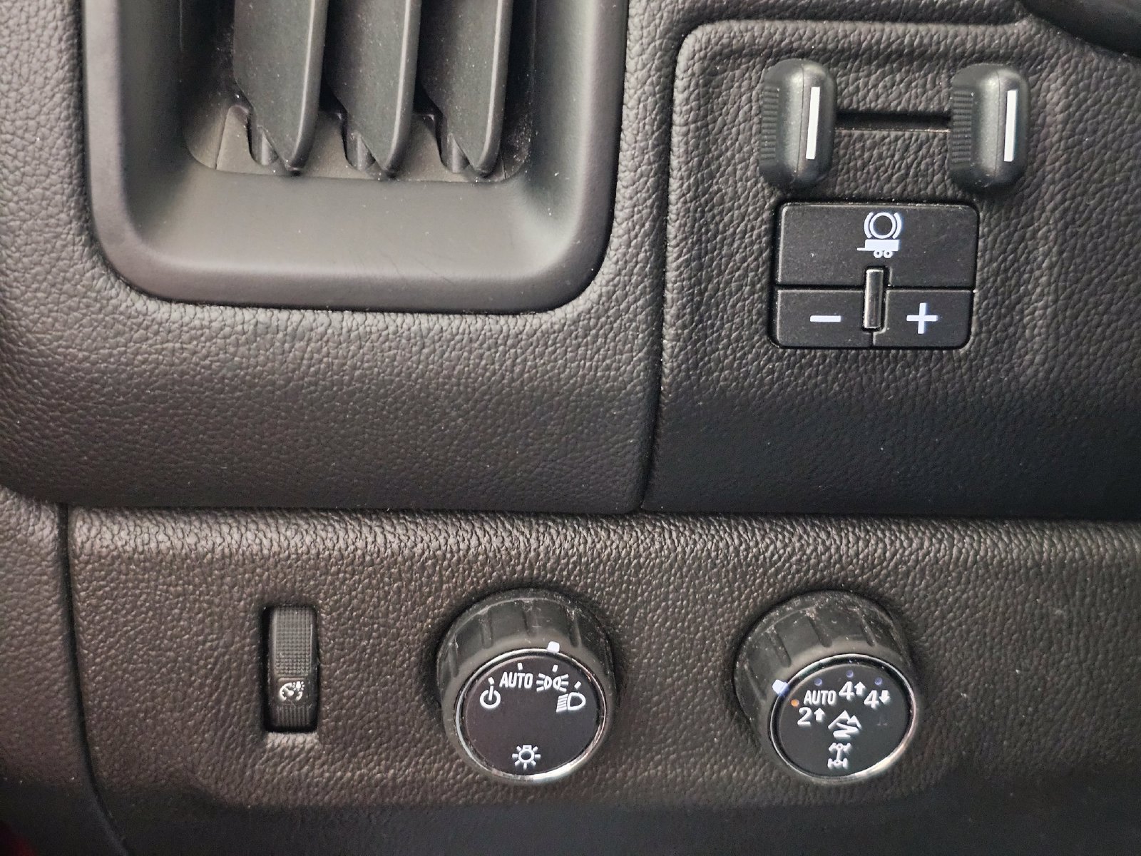 Used 2020 Chevrolet Colorado ZR2 AWD/4WD image 19