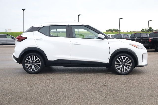 Used 2021 Nissan Kicks SV FWD image 4