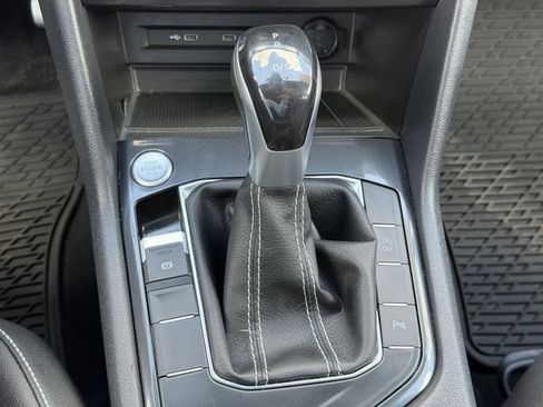 Used 2023 Volkswagen Tiguan SE R-Line FWD image 28