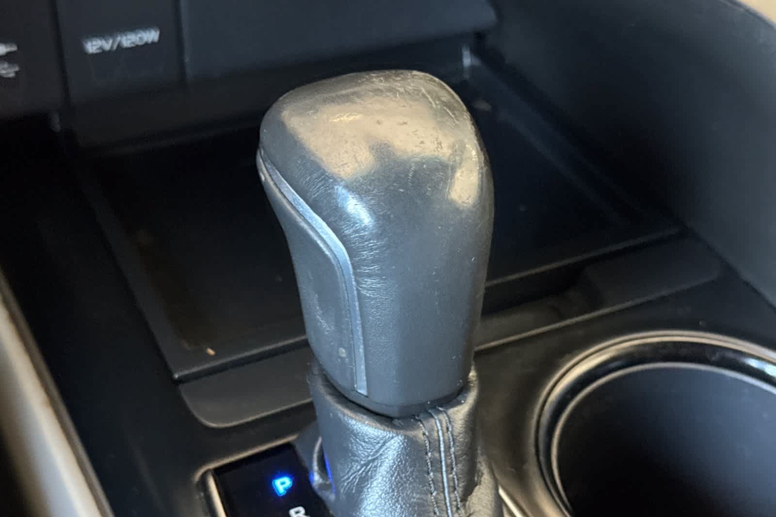Used 2019 Toyota Camry SE w/ Carpet Mat Package FWD image 19