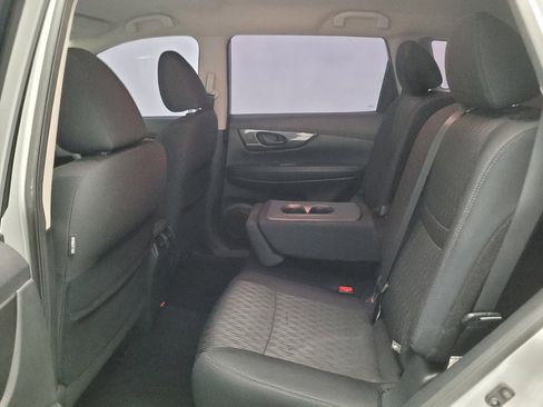 Used 2020 Nissan Rogue S FWD image 18
