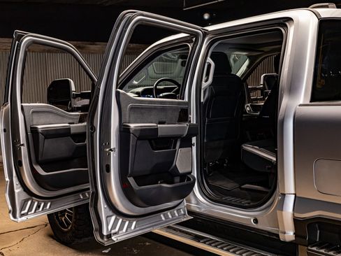 Used 2023 Ford F450 Lariat w/ Camper Package image 29