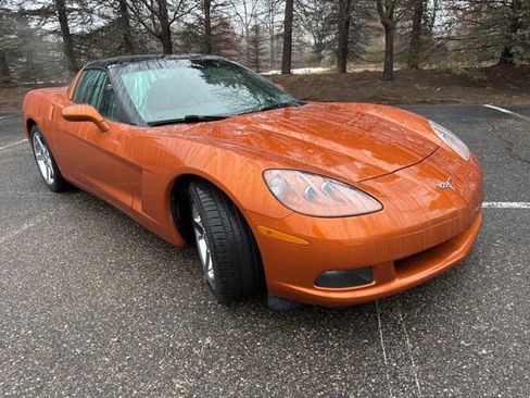 Used 2007 Chevrolet Corvette Coupe w/ Preferred Equipment Group image 2