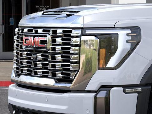 New 2026 GMC Sierra 2500 Denali w/ Denali Reserve Package AWD/4WD image 14