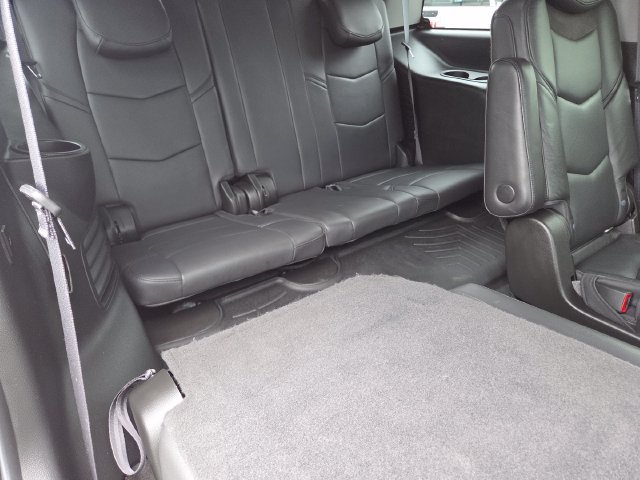 Used 2020 Cadillac Escalade Luxury AWD/4WD image 25