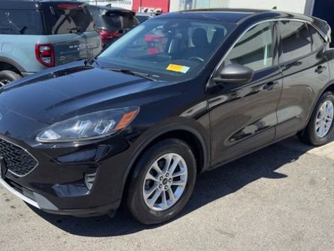 Certified 2022 Ford Escape SE w/ Convenience Package AWD/4WD image 1