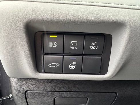 Certified 2025 Toyota Highlander Platinum image 24