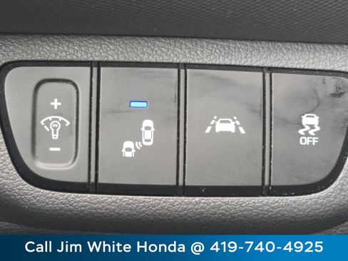 Used 2022 Hyundai Ioniq SE image 31