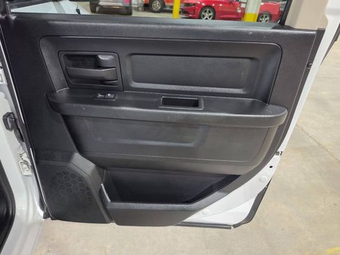 Used 2018 RAM 1500 Express AWD/4WD image 36