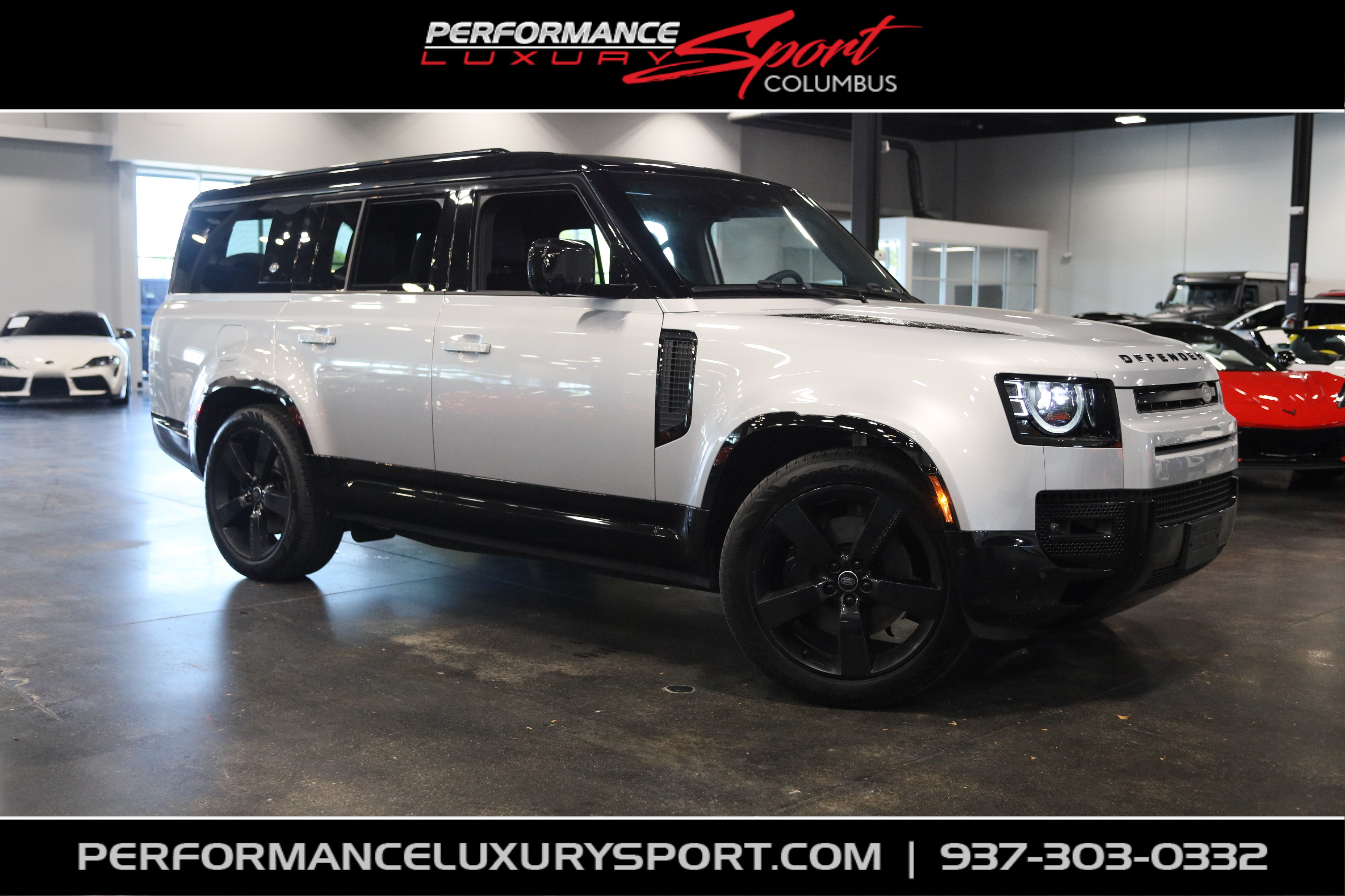 Used 2024 Land Rover Defender 130 X-Dynamic SE AWD/4WD image 1