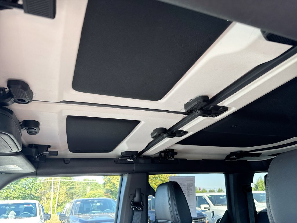 Used 2024 Ford Bronco Outer Banks AWD/4WD image 19