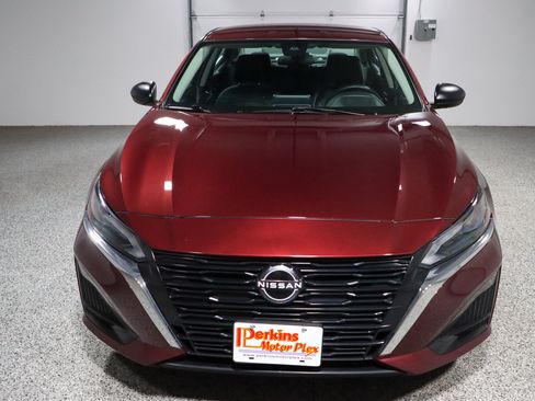 Used 2024 Nissan Altima 2.5 SV FWD image 4