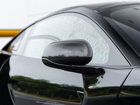 Used 2019 McLaren Senna image 12