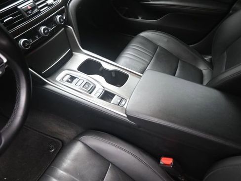 Used 2021 Honda Accord Touring image 9