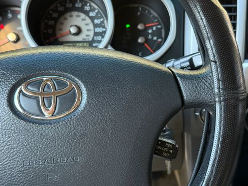 Used 2004 Toyota 4Runner Sport AWD/4WD image 30