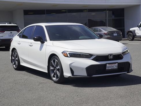 Used 2025 Honda Civic Sport image 2