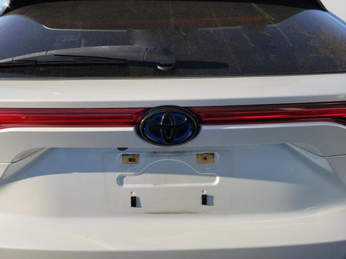 Certified 2023 Toyota Venza XLE image 15