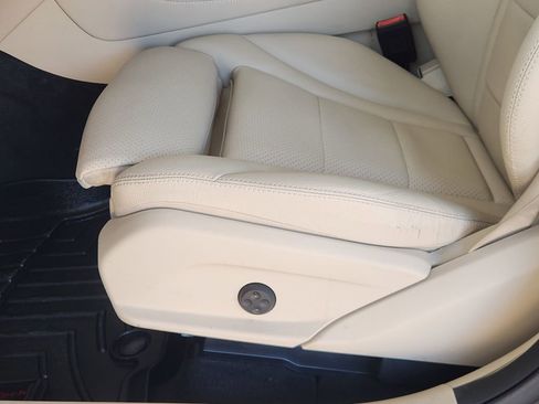 Used 2019 Mercedes-Benz GLC 300 image 24