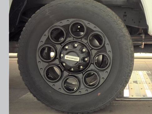 Used 2025 Ford F250 XLT w/ Black Appearance Package AWD/4WD image 10