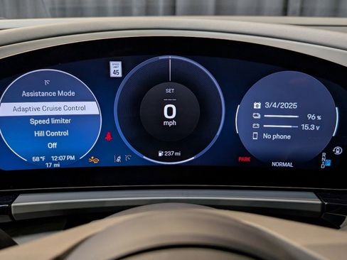 New 2025 Porsche Macan 4S Electric image 24