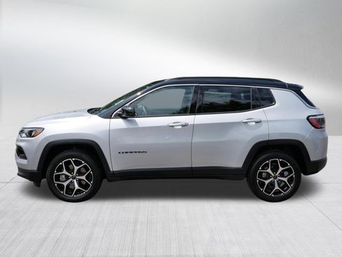Used 2025 Jeep Compass Limited AWD/4WD image 4