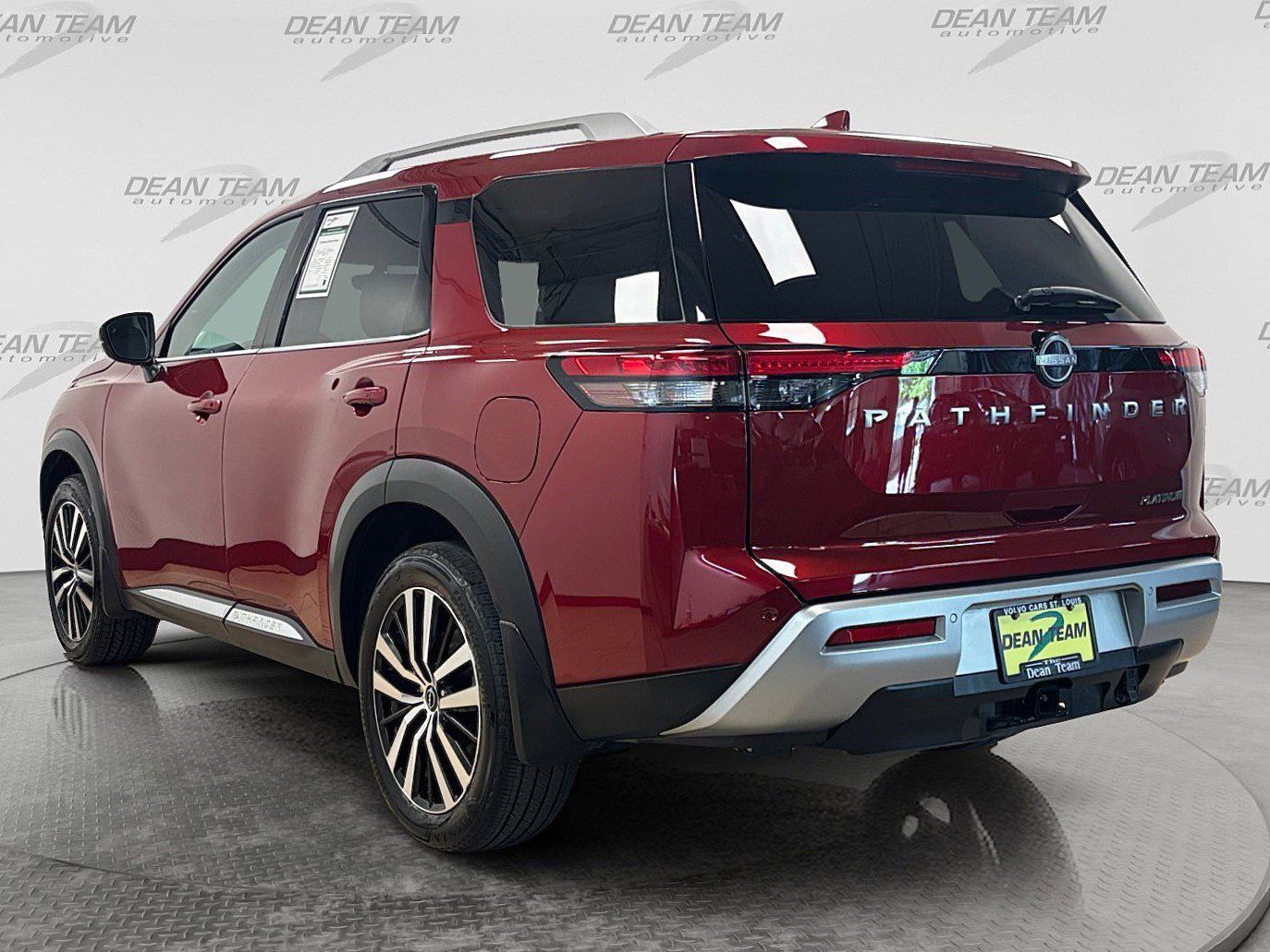 Used 2025 Nissan Pathfinder Platinum FWD image 6