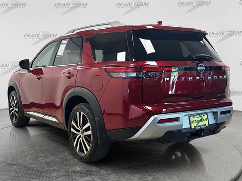 Used 2025 Nissan Pathfinder Platinum FWD image 6