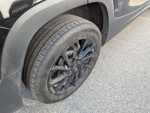 Used 2023 GMC Terrain SLT w/ Elevation Edition FWD image 10