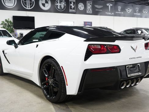 Used 2014 Chevrolet Corvette Stingray Coupe RWD image 3