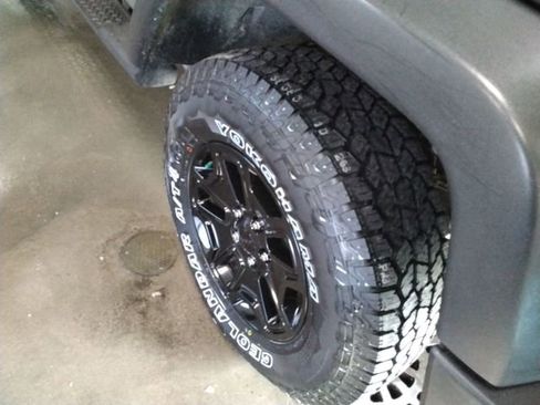 Used 2018 Jeep Wrangler Sport image 18