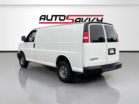 Used 2022 Chevrolet Express 2500 w/ Driver Convenience Package image 5