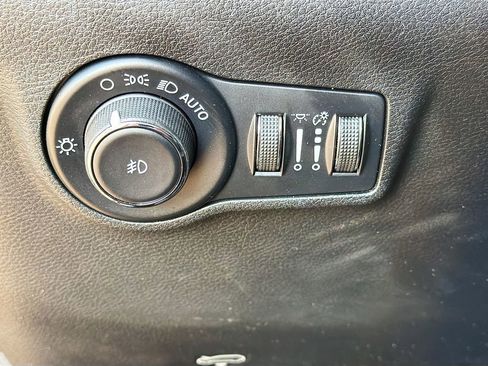 Used 2023 Jeep Compass Trailhawk AWD/4WD image 33