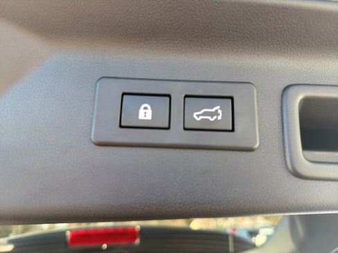 Used 2025 Subaru Forester Sport image 10
