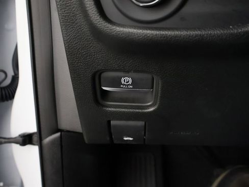 Used 2025 Jeep Grand Cherokee Altitude AWD/4WD image 39