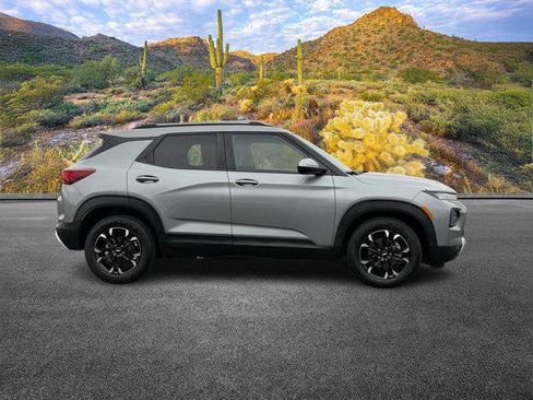 Used 2023 Chevrolet TrailBlazer LT w/ Convenience Package image 3