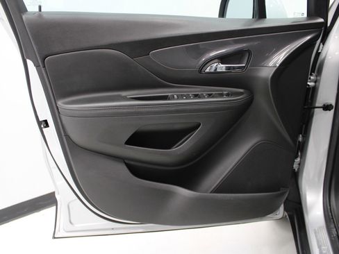 Used 2022 Buick Encore Preferred image 13