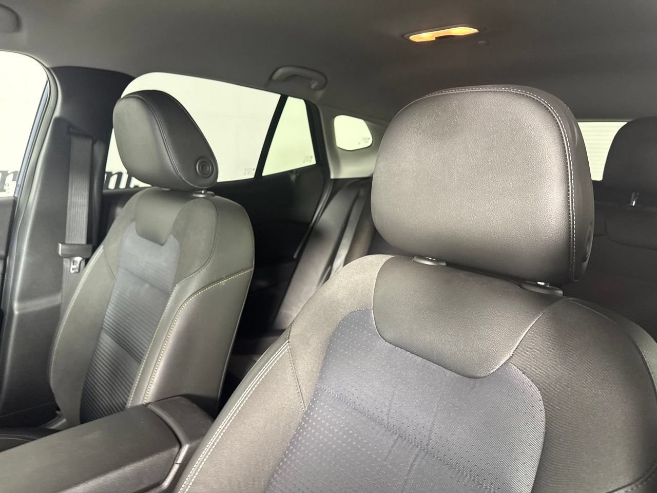 Used 2024 Chevrolet Trax LT FWD image 12